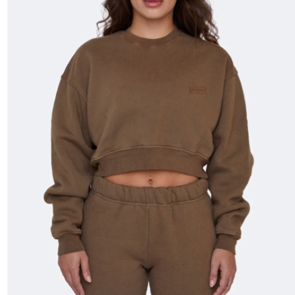 set active cropped crewneck
